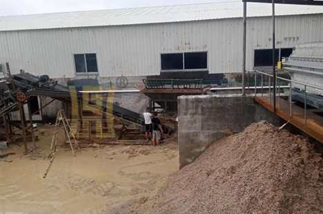 廣東省250平方快開式壓濾機使用現(xiàn)場